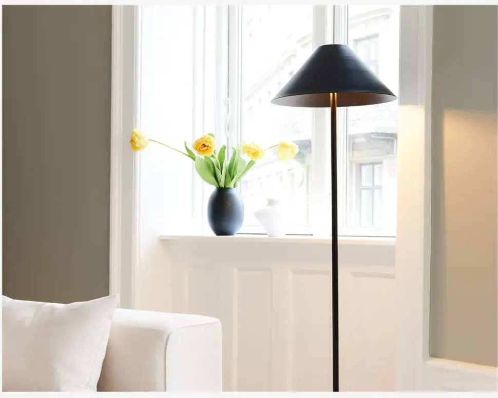 Gulvlampe Hygge sort H. 140 cm