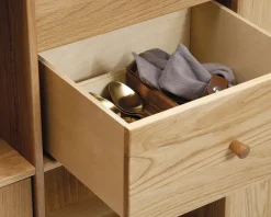 Reolopstilling med døre og skuffer olieret eg