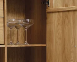 Reolopstilling med døre og skuffer olieret eg