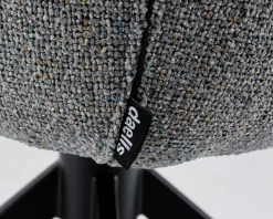 Spisebordsstol med armlæn i grå